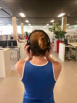 enfant avec casque musique